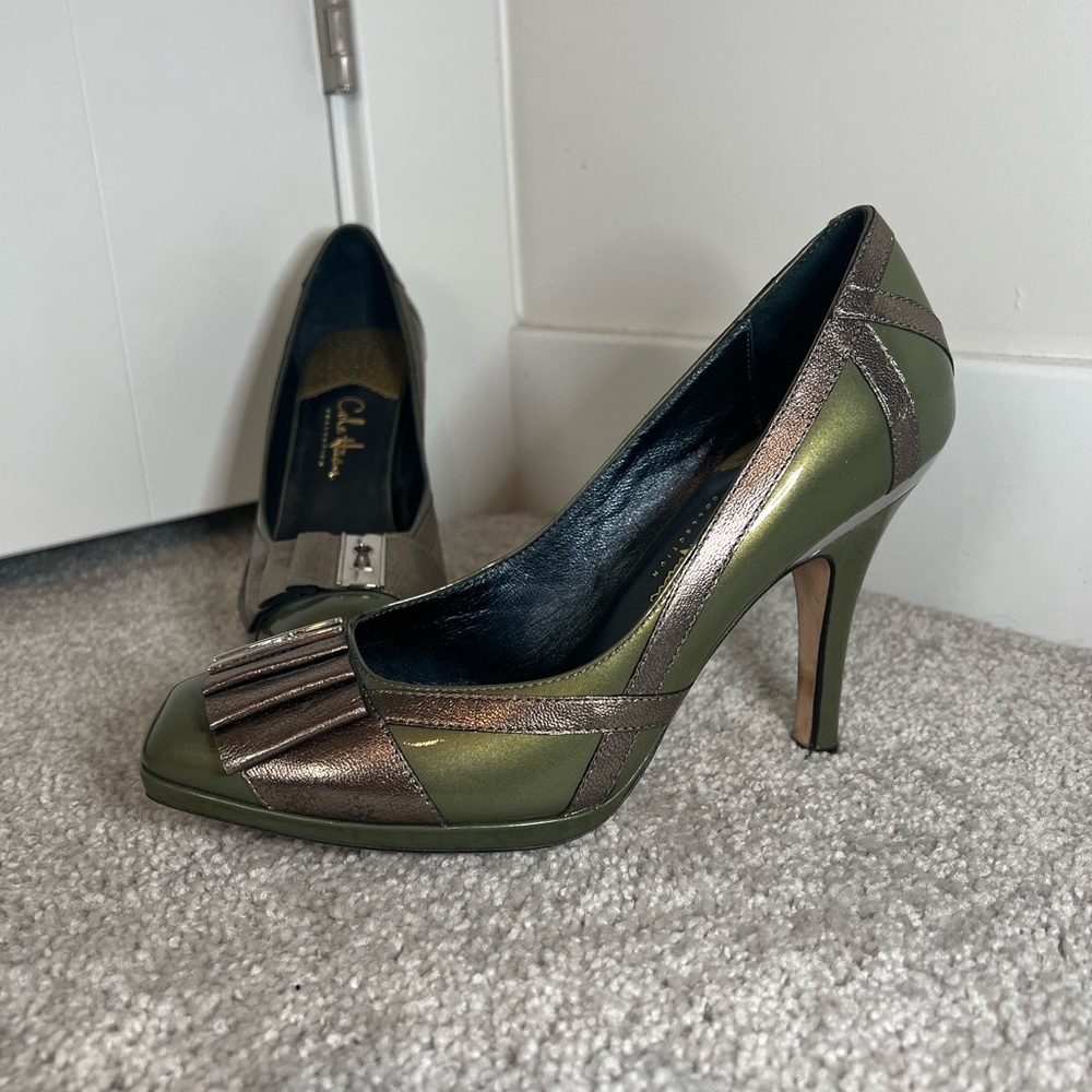 Cole Haan olive green pumps